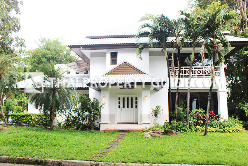 House with Private Pool