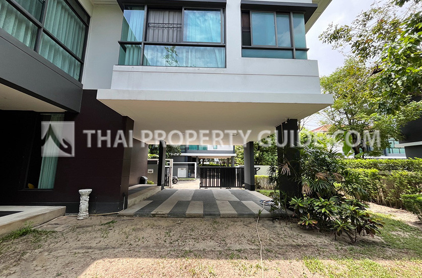 House with Shared Pool